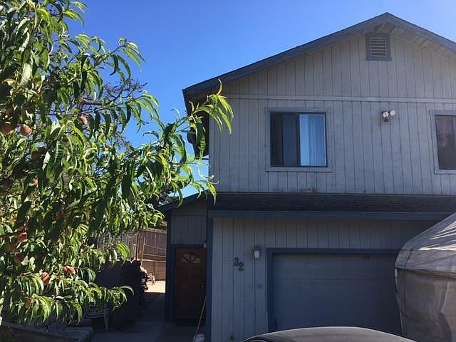 1st image of 32 Las Lomas Dr
