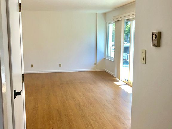 4th image of 1422 Floribunda Ave APT 3