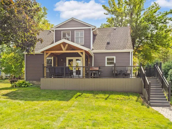 116 Hoffman St W, Cannon Falls, MN 55009