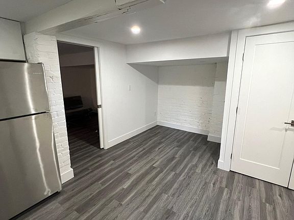 4th image of 4810 1/2 41st St NW #B