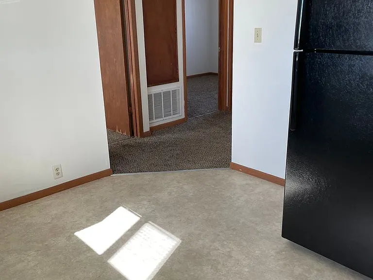 528 W. 12th St., Larned — Photo 6