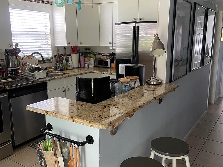 208 Valencia Dr #I — Photo 6