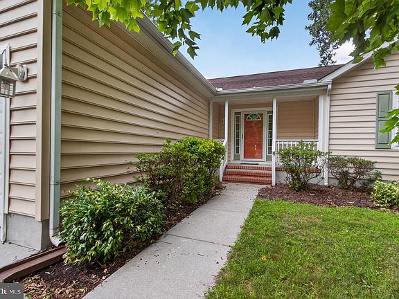 2nd image of 30776 Oak Crest Dr