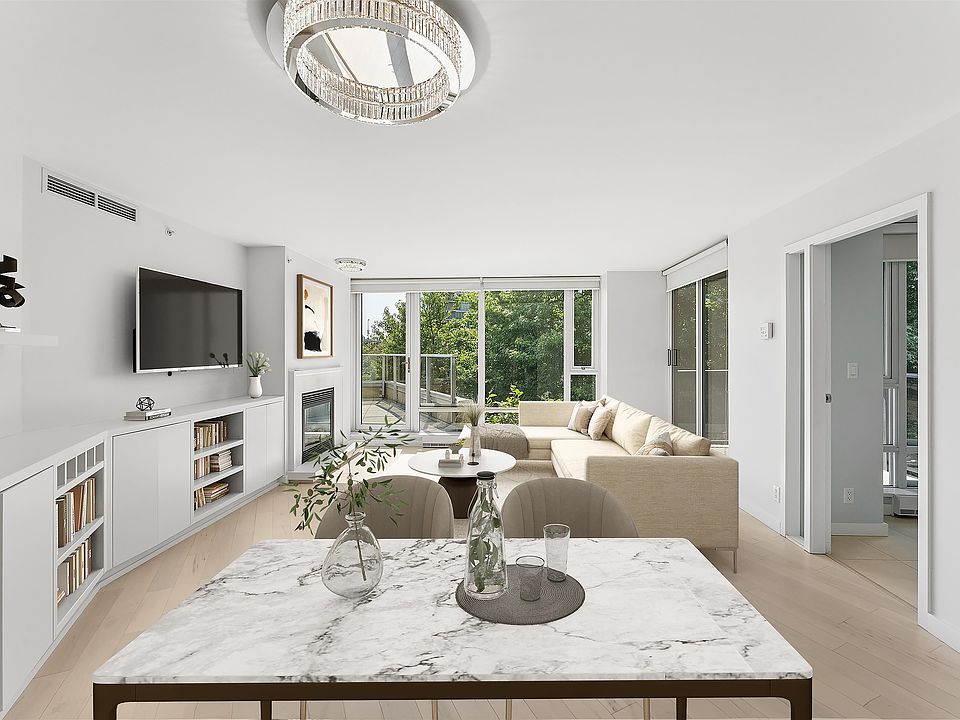 1st image of 8 Smithe Mews #305