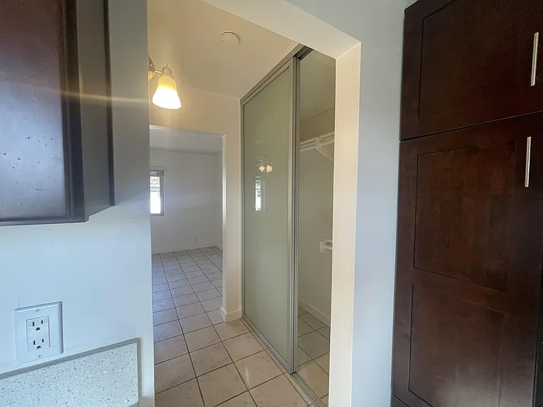 3155 Kemper St — Photo 6