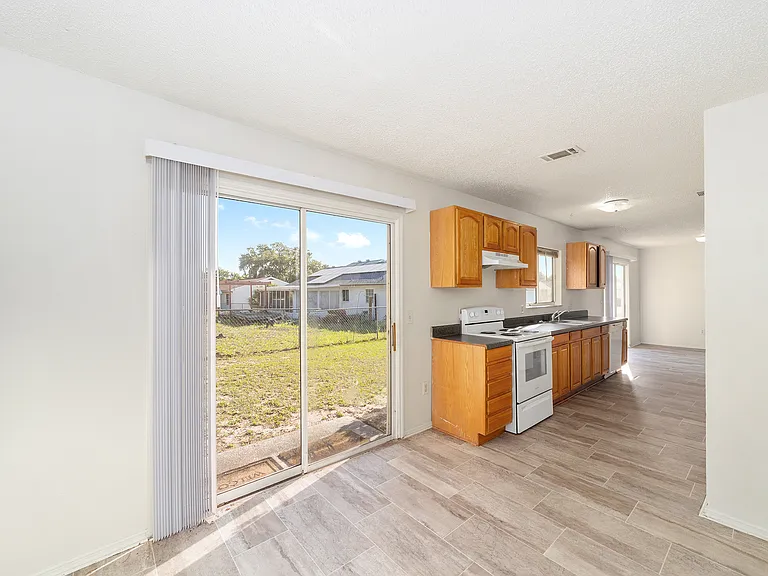 325 Oak Track Crse — Photo 17