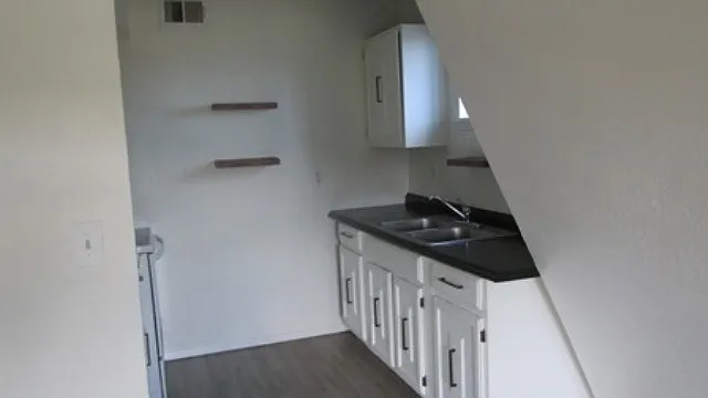 112 Cindy Ln — Photo 6
