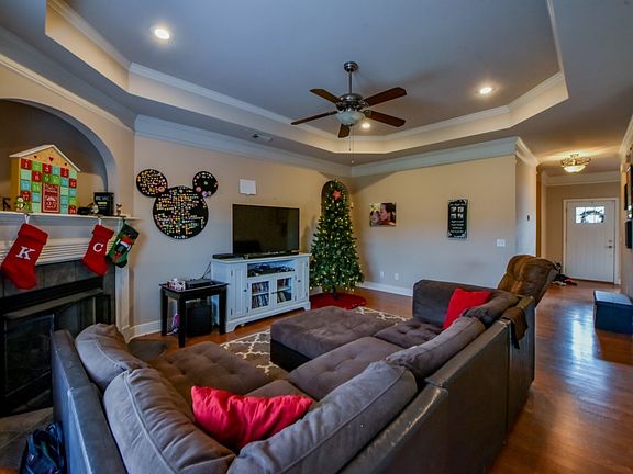 5th image of 6602 Helen Julia Ln