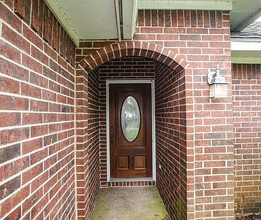 3rd image of 121 Zinnia St