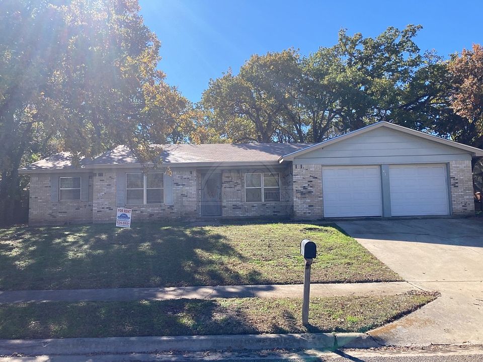 1st image of 416 Carothers St