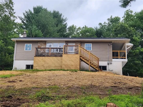 2080 Hickory Rd, Palmerton, PA 18071