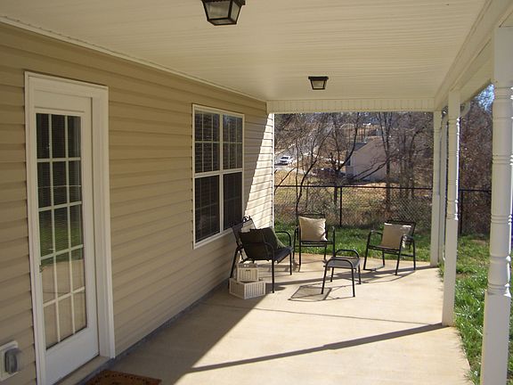 Covered back porch 1.58 ac