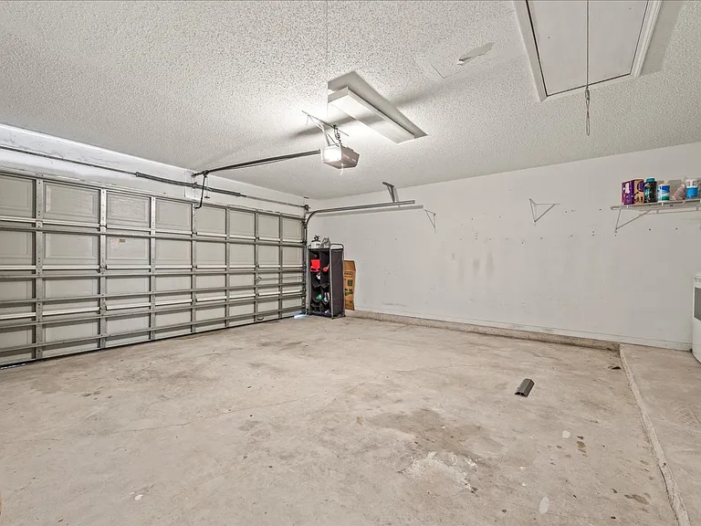 1073 Stocks St — Photo 36