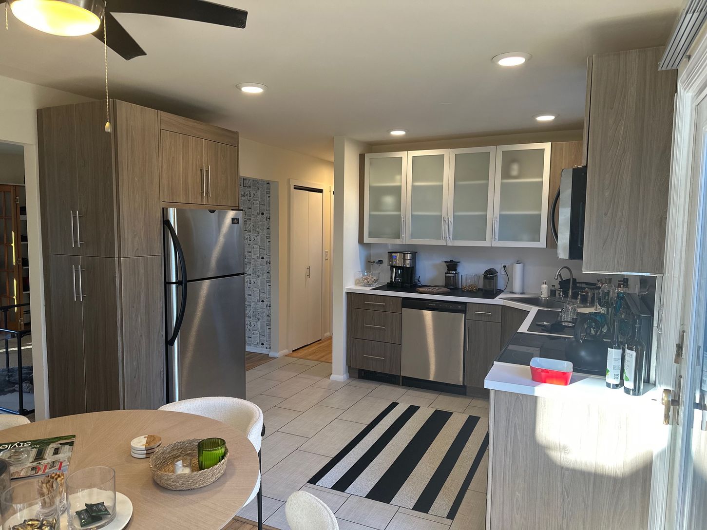  Open kitchen layout