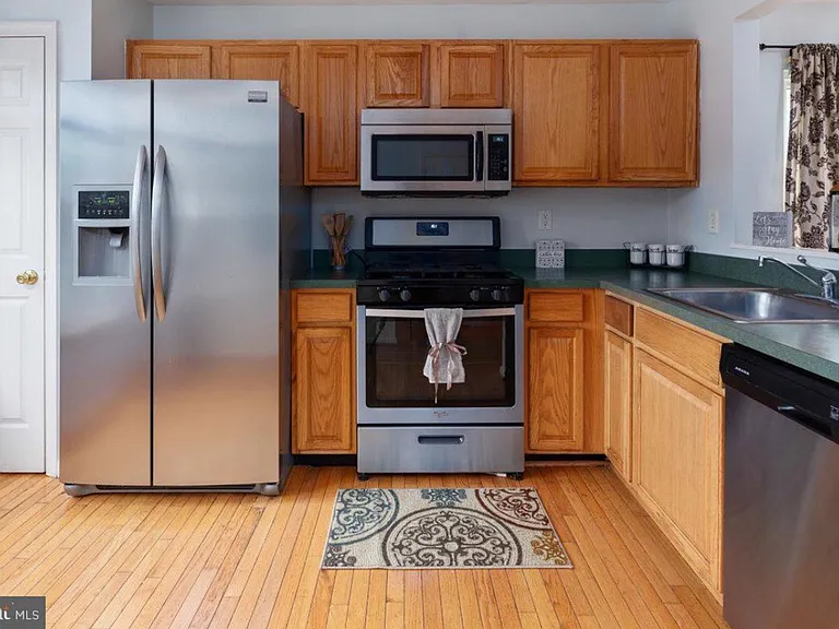 8110 Casey Ct — Photo 4