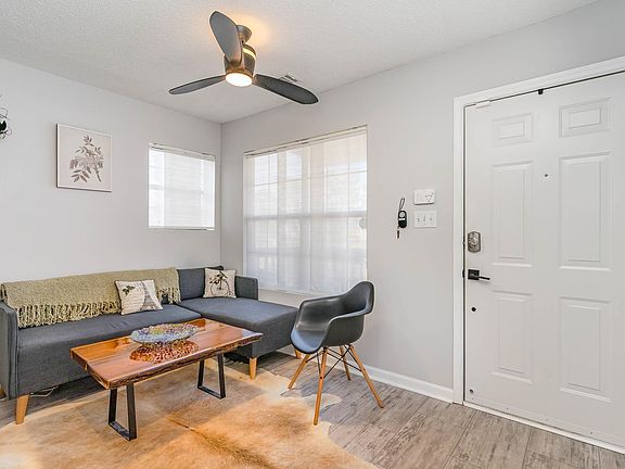 3rd image of 1095 Plantation Dr W #30-2