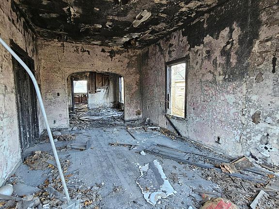 5th image of 3980 Madison St