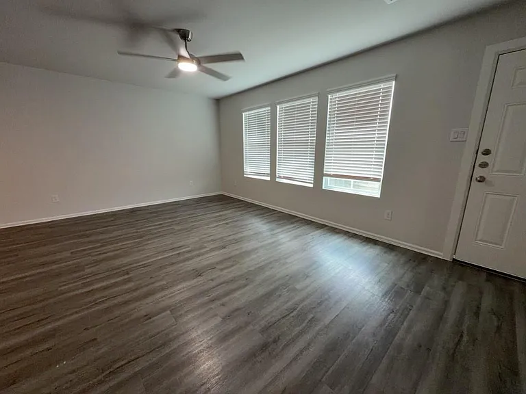 505 Hines Ave #B — Photo 4