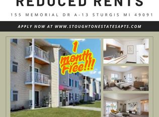 195 Memorial Dr #B14, Sturgis, MI 49091