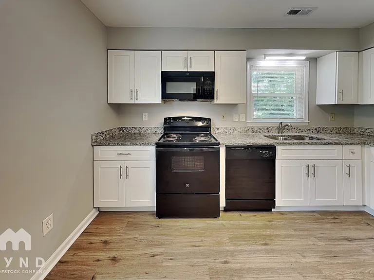 3400 Pine Meadow Dr — Photo 6