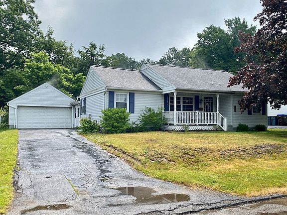 2nd image of 10 Little Pine Pl