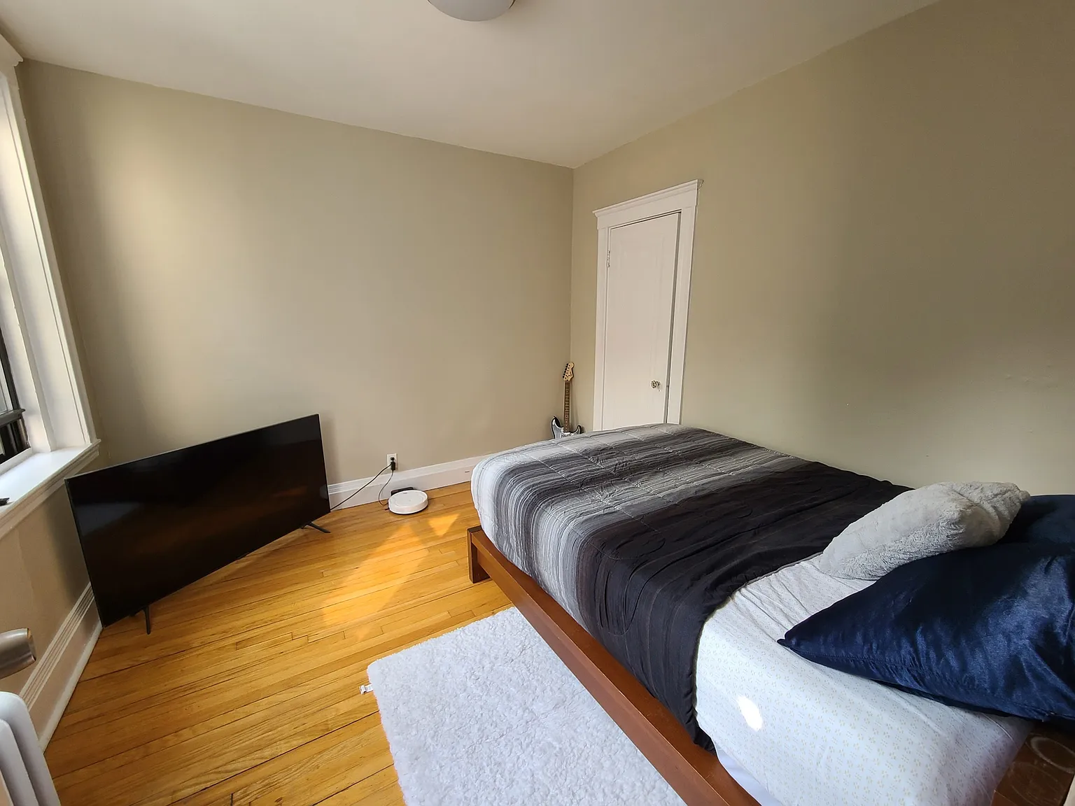 3 bed, 1.0 bath, 680 sqft, $3,450 — Photo 3