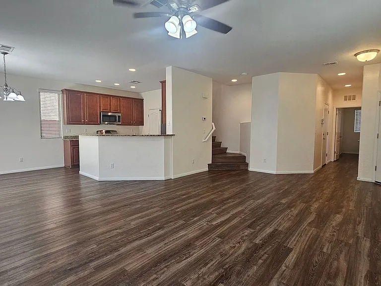 5367 Glenburnie St — Photo 8