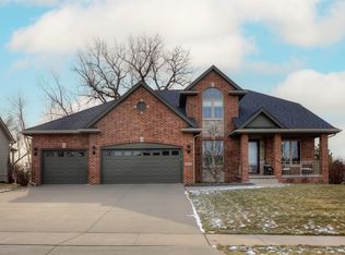 14630 Brookview Dr, Urbandale, IA 50323