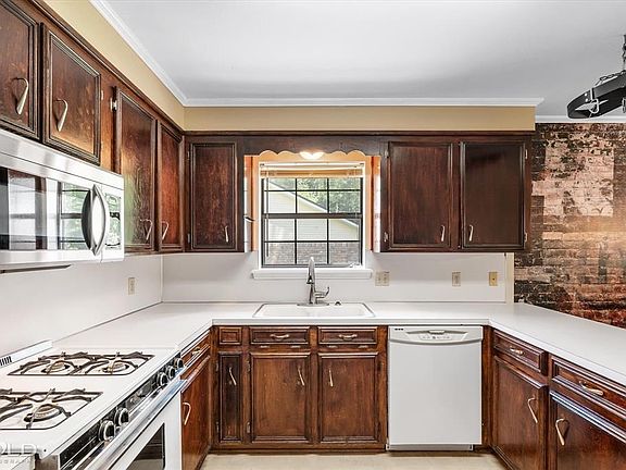 5th image of 3720 Shadow Bend Dr