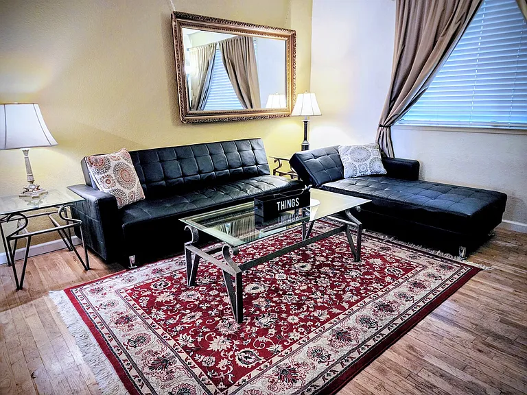 Chantel Ct — Photo 2