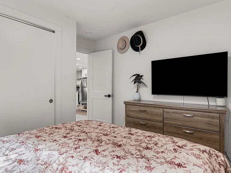 20 Virginia Dr — Photo 15