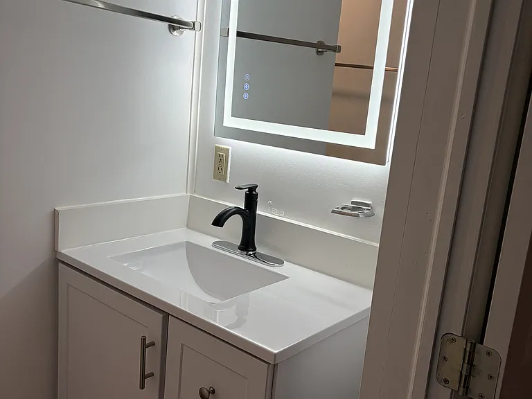 34 Evergreen Ave #B — Photo 1