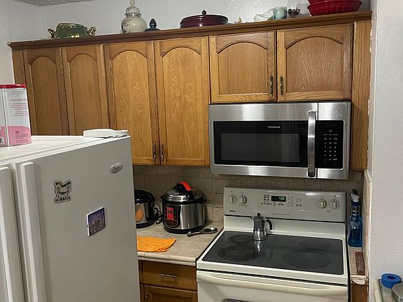 3rd image of 110 Fontainebleau Blvd APT 112
