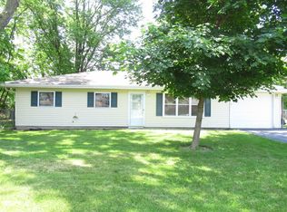 1 Dolphin Ct, Oswego, IL 60543