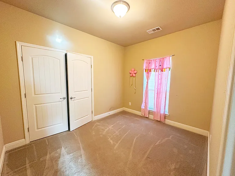 230 Forest Grove Dr — Photo 6