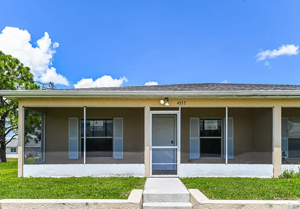 4555 Golfview Blvd