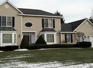 30 Greyledge Dr, Albany, NY 12211