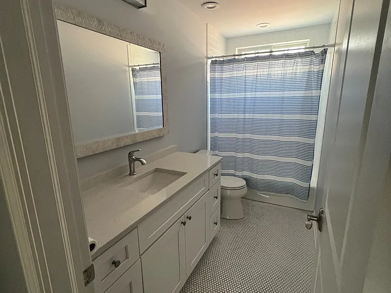 772 Green Bay Rd — Photo 9