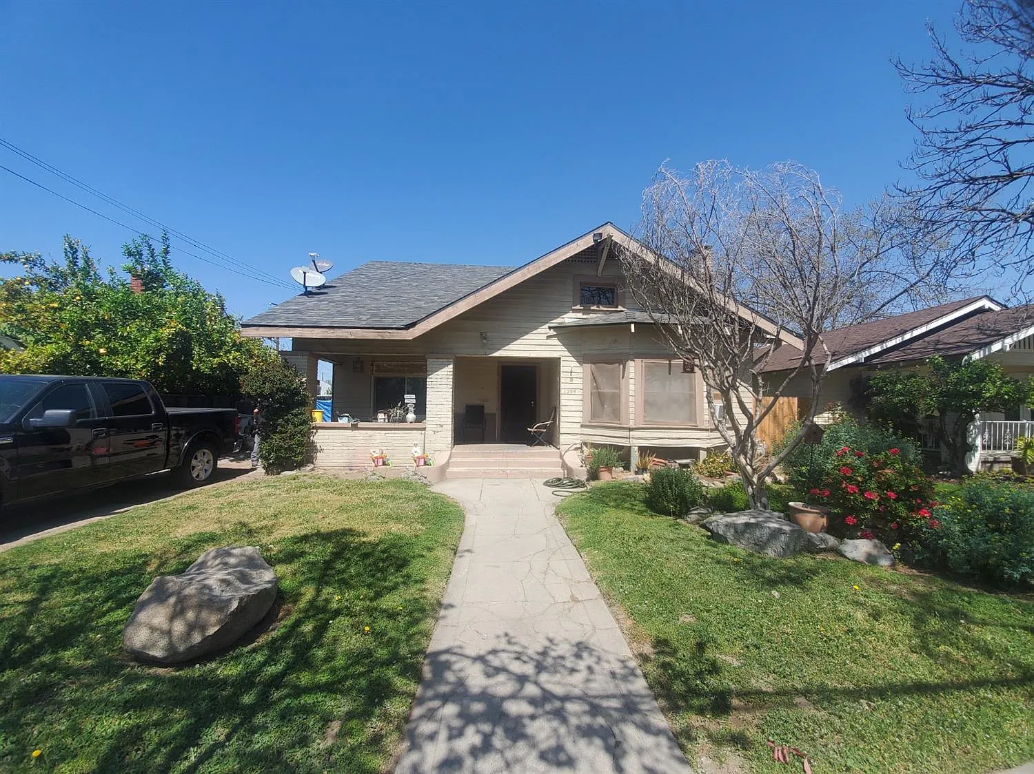 1225 E Bremer Ave photo 1