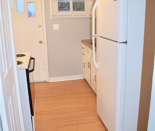 4th image of 3291 & 3293 Oakwood Dr