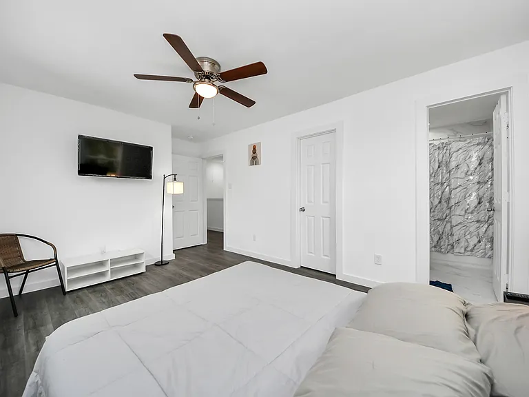 3910 Woolworth St — Photo 13