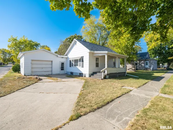105 N Green St, Roanoke, IL 61561