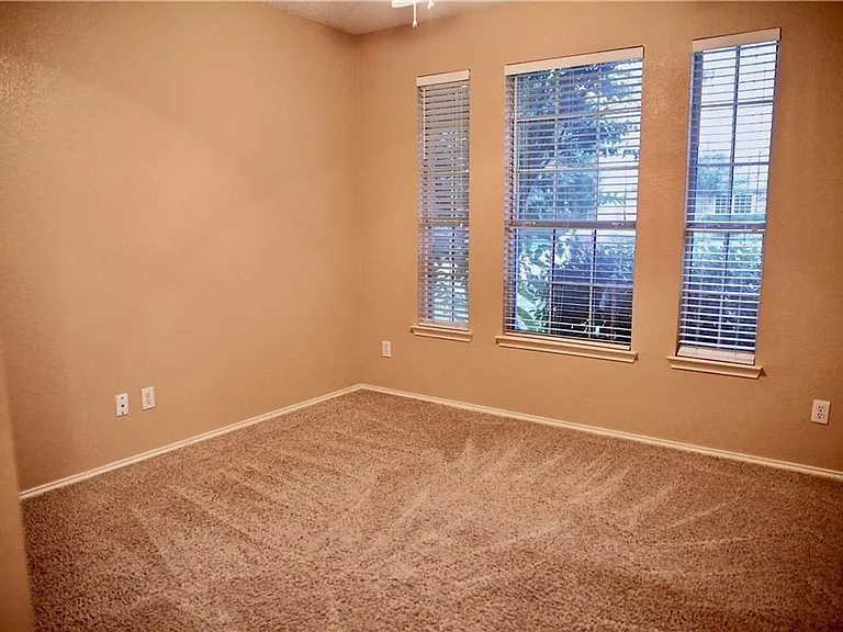 1427 Autumnmist Dr — Photo 20