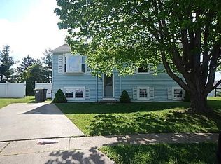 26 Country Ln, Newark, DE 19702