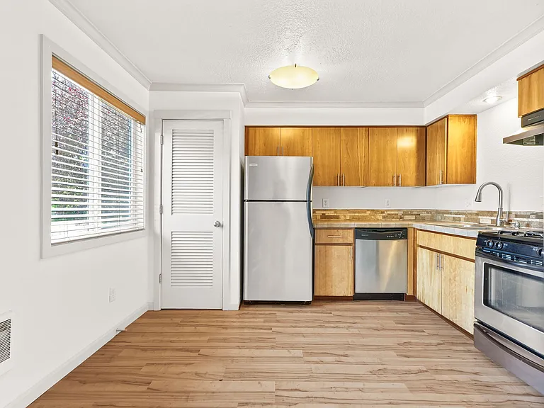 8950 N Kellogg St #15 — Photo 13