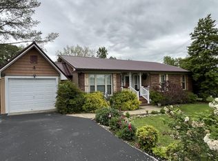 385 Young Ln, Scottsville, KY 42164