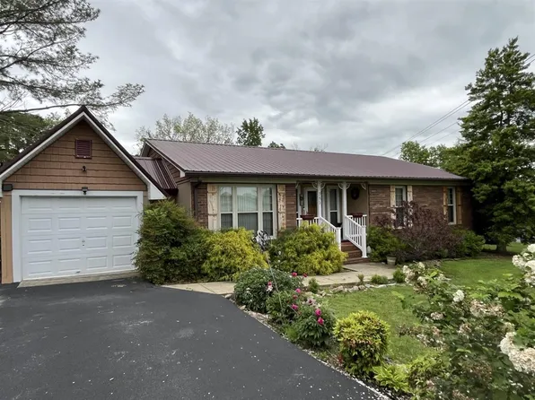 385 Young Ln, Scottsville, KY 42164