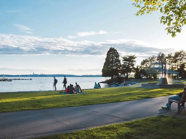 Uptown at Kirkland Urban — Photo 30