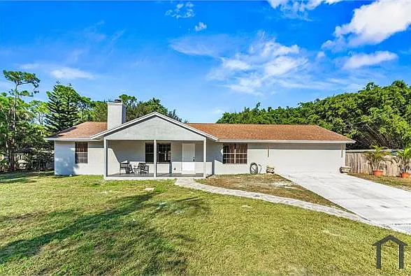 18055 W Sycamore Dr — Photo 2