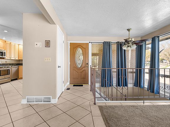 5th image of 6471 S Bluemont Dr